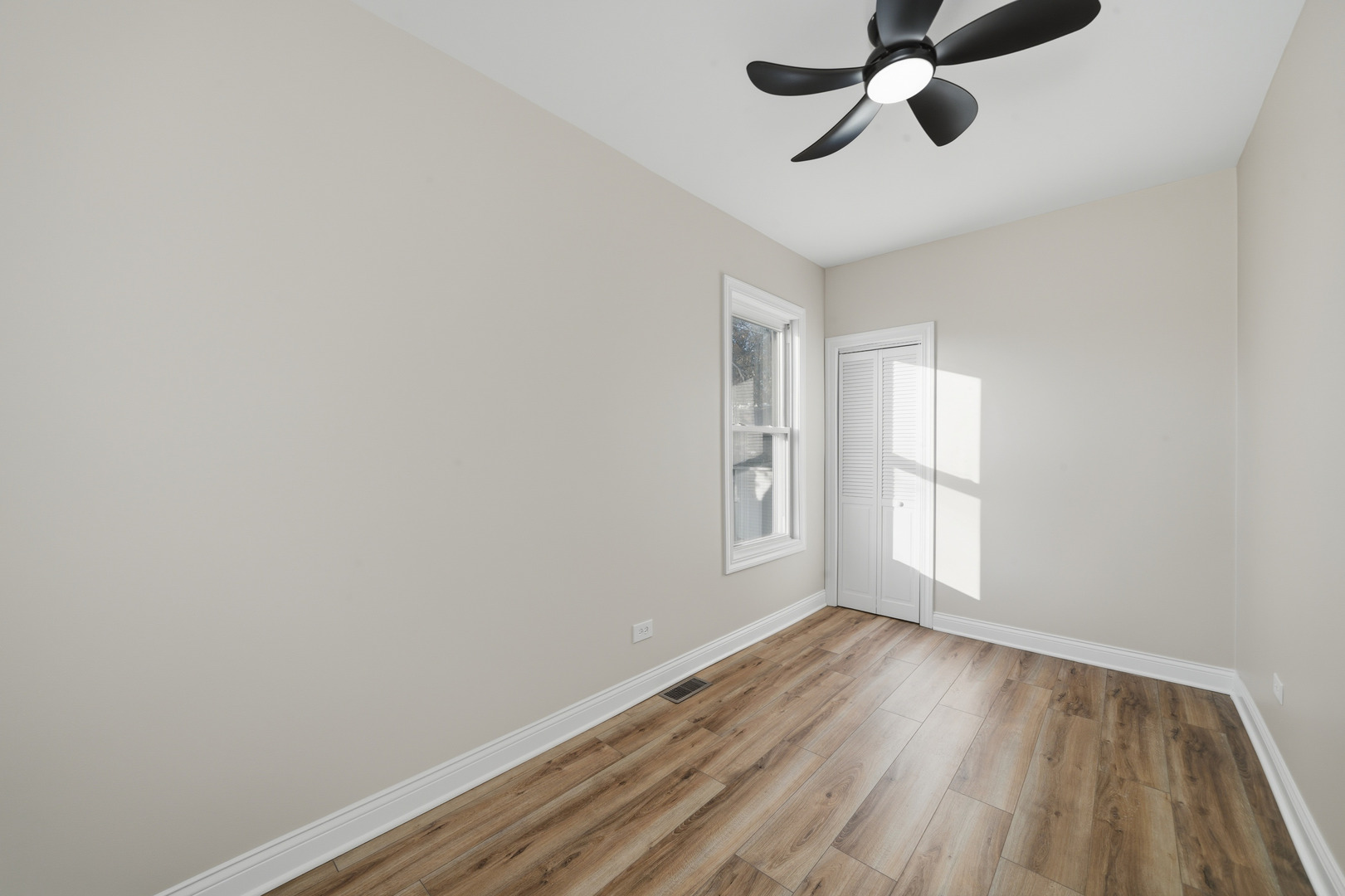 7256 South May Street Chicago IL 60621