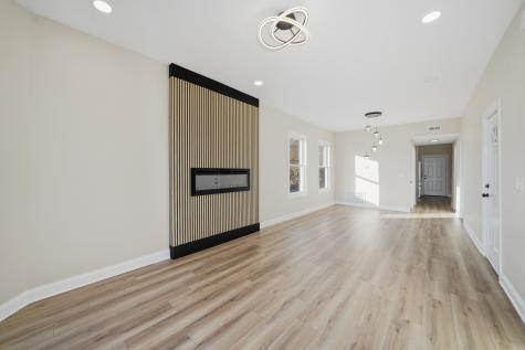 7256 South May Street Chicago IL 60621