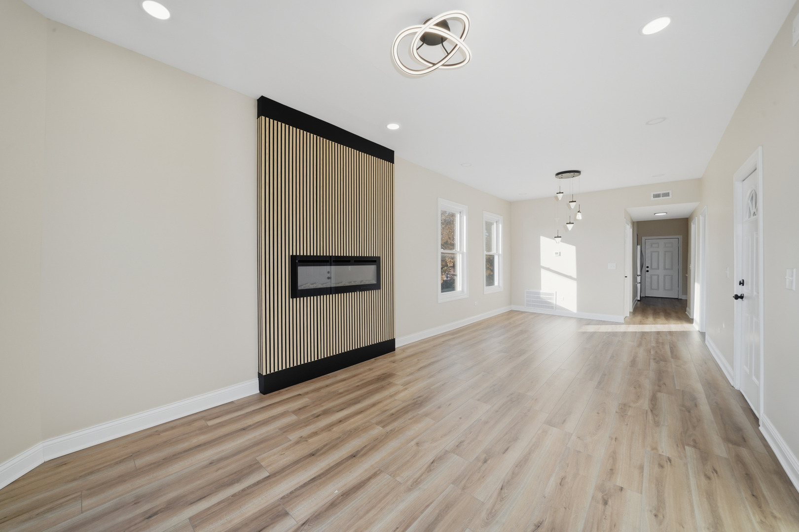 7256 South May Street Chicago IL 60621