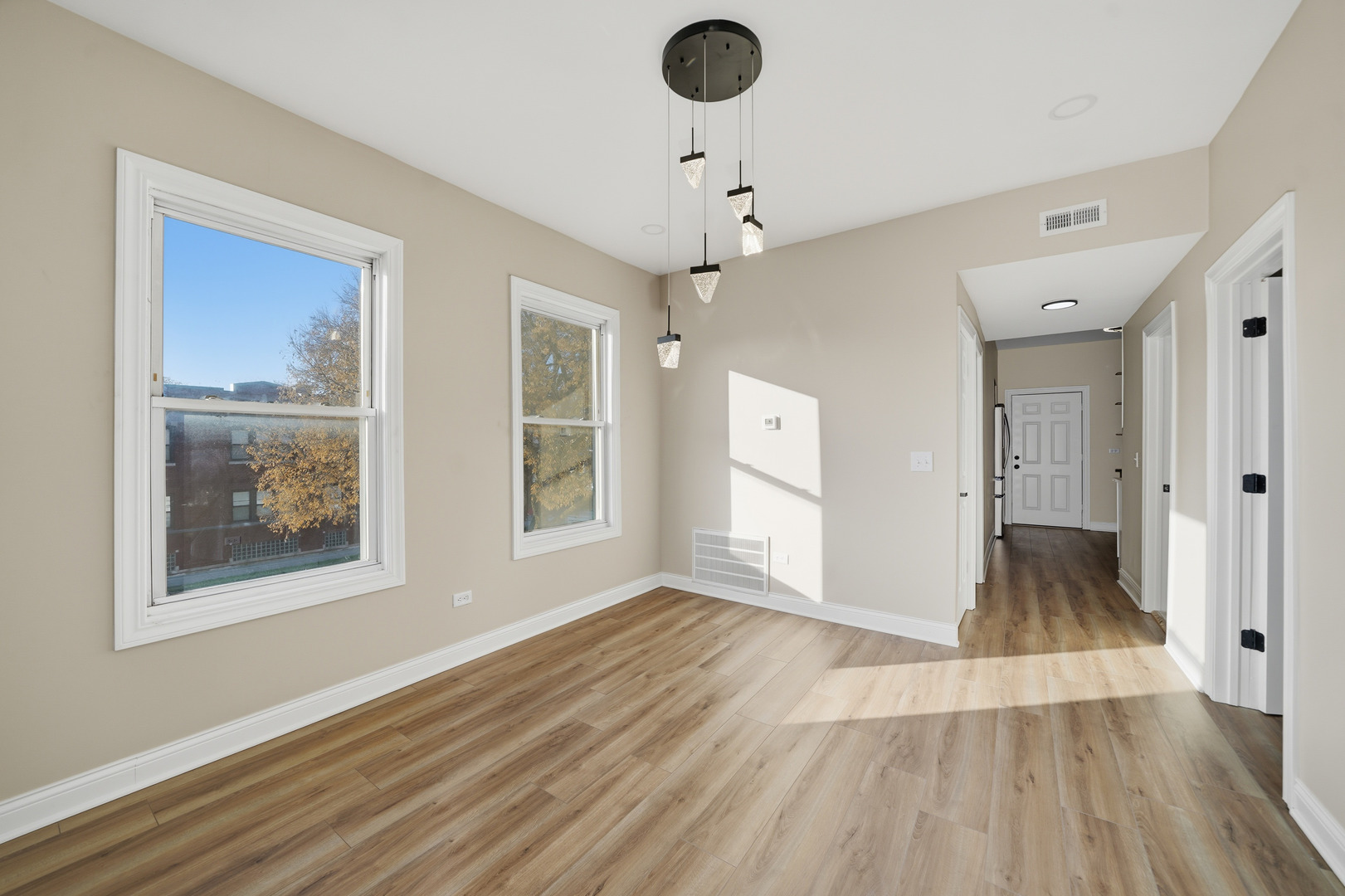 7256 South May Street Chicago IL 60621