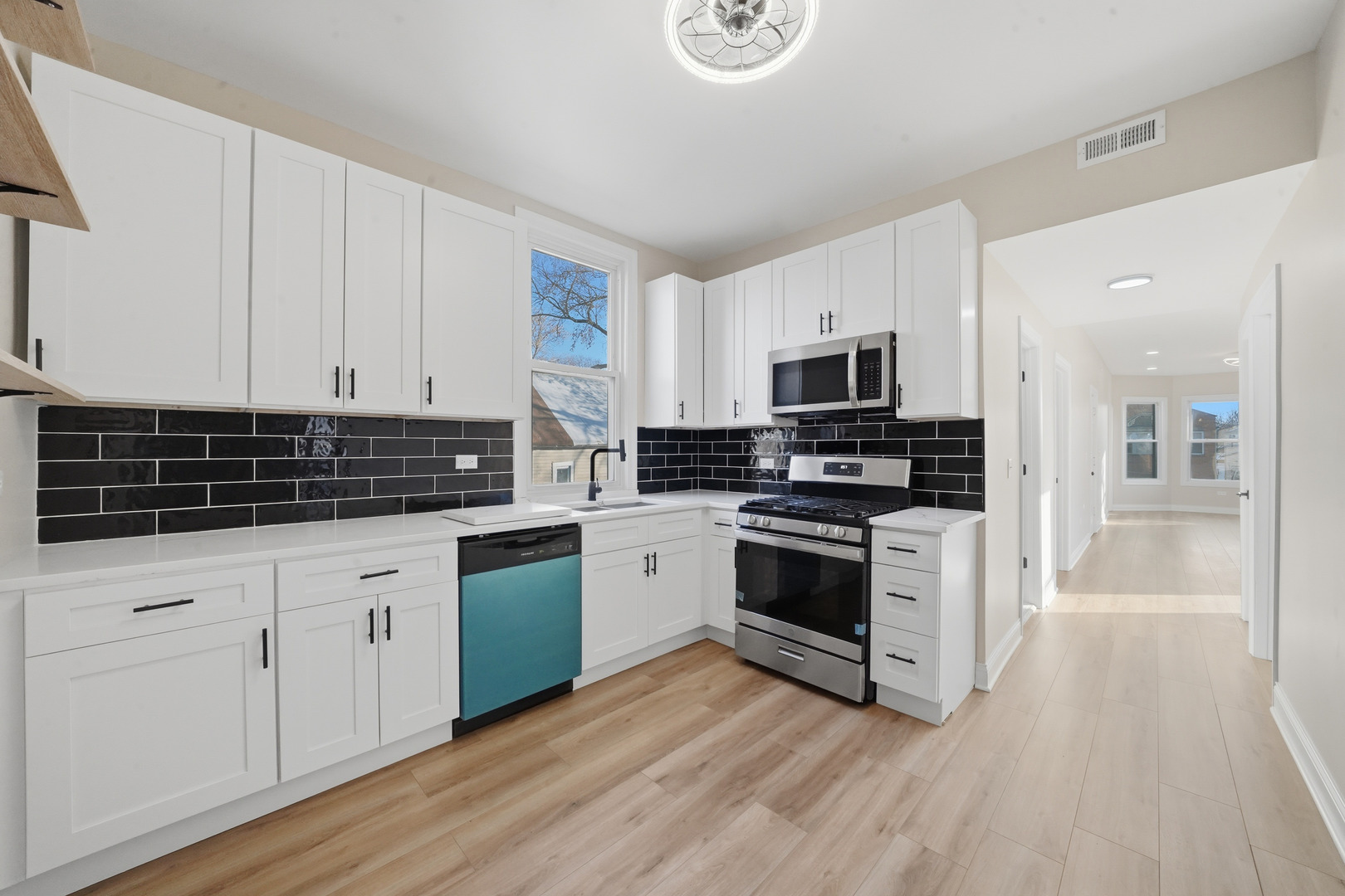 7256 South May Street Chicago IL 60621