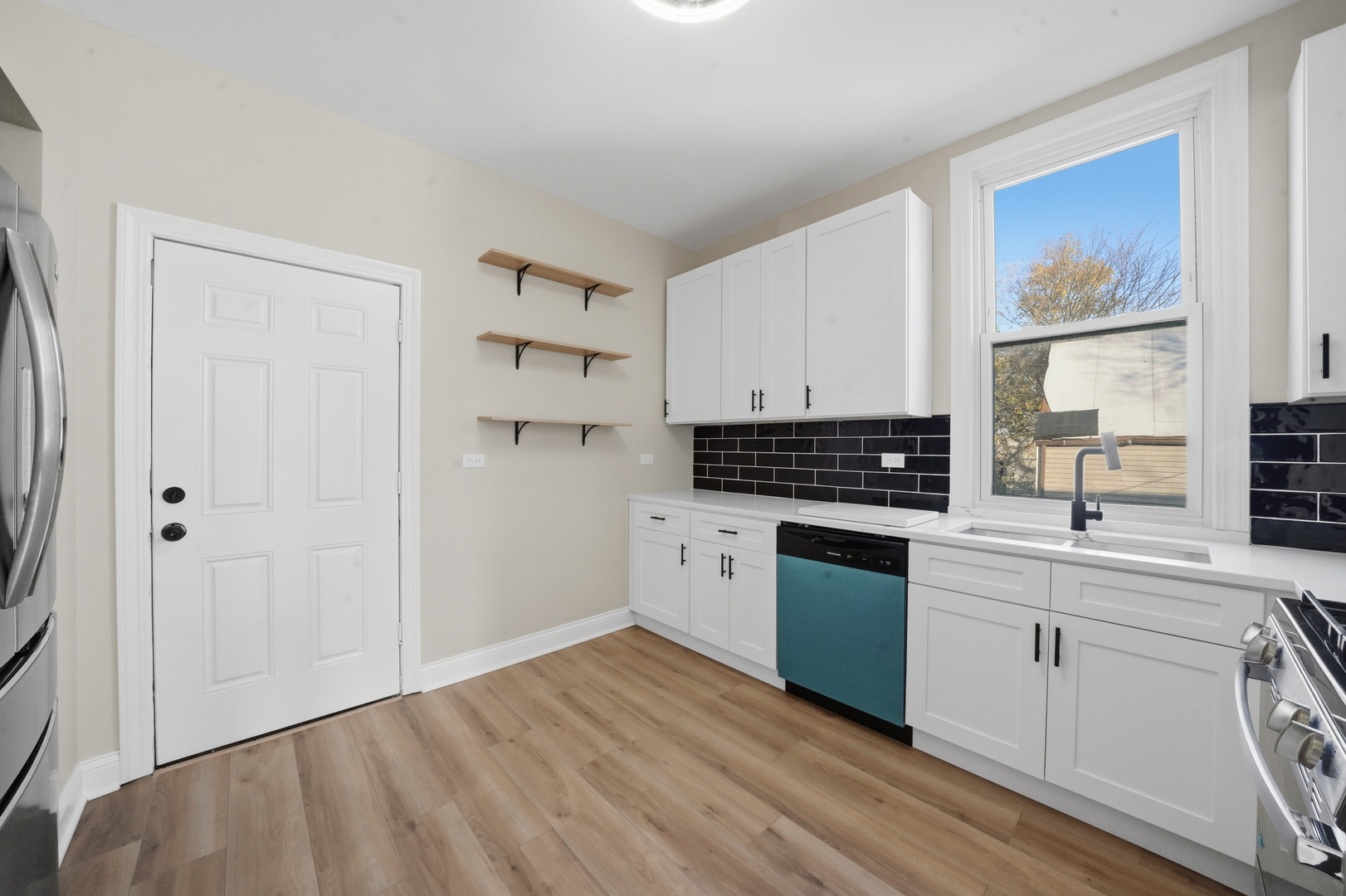 7256 South May Street Chicago IL 60621