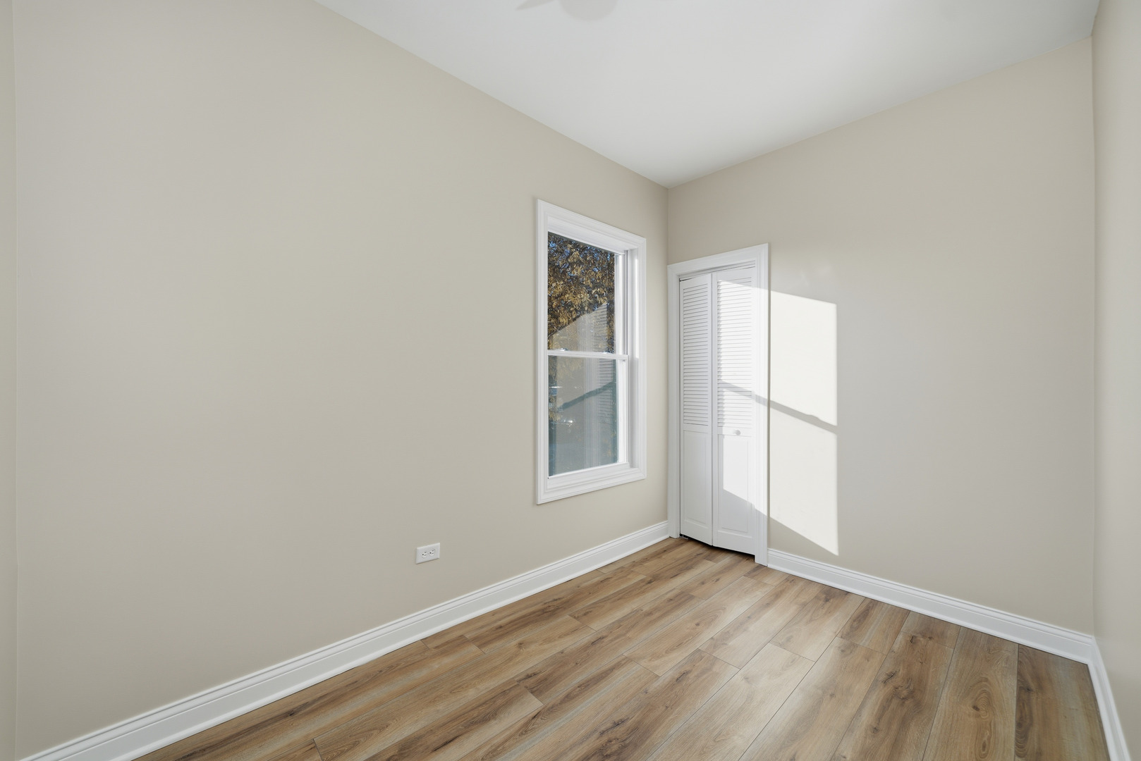7256 South May Street Chicago IL 60621
