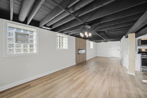 7256 South May Street Chicago IL 60621