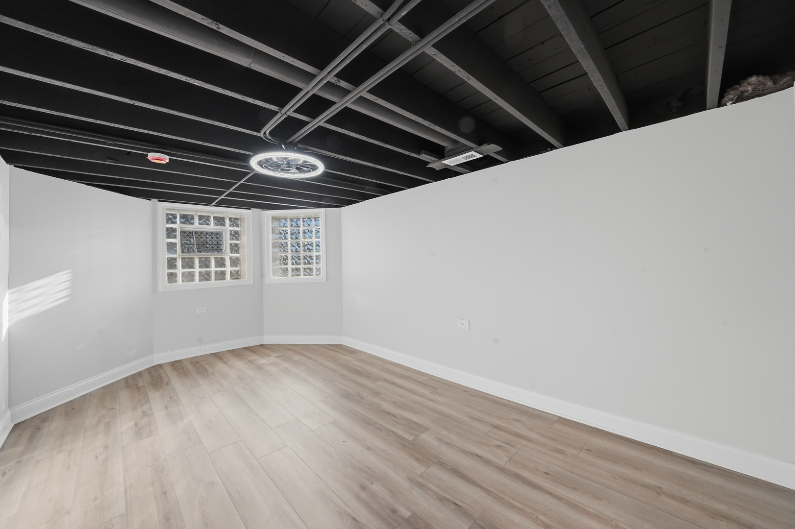 7256 South May Street Chicago IL 60621