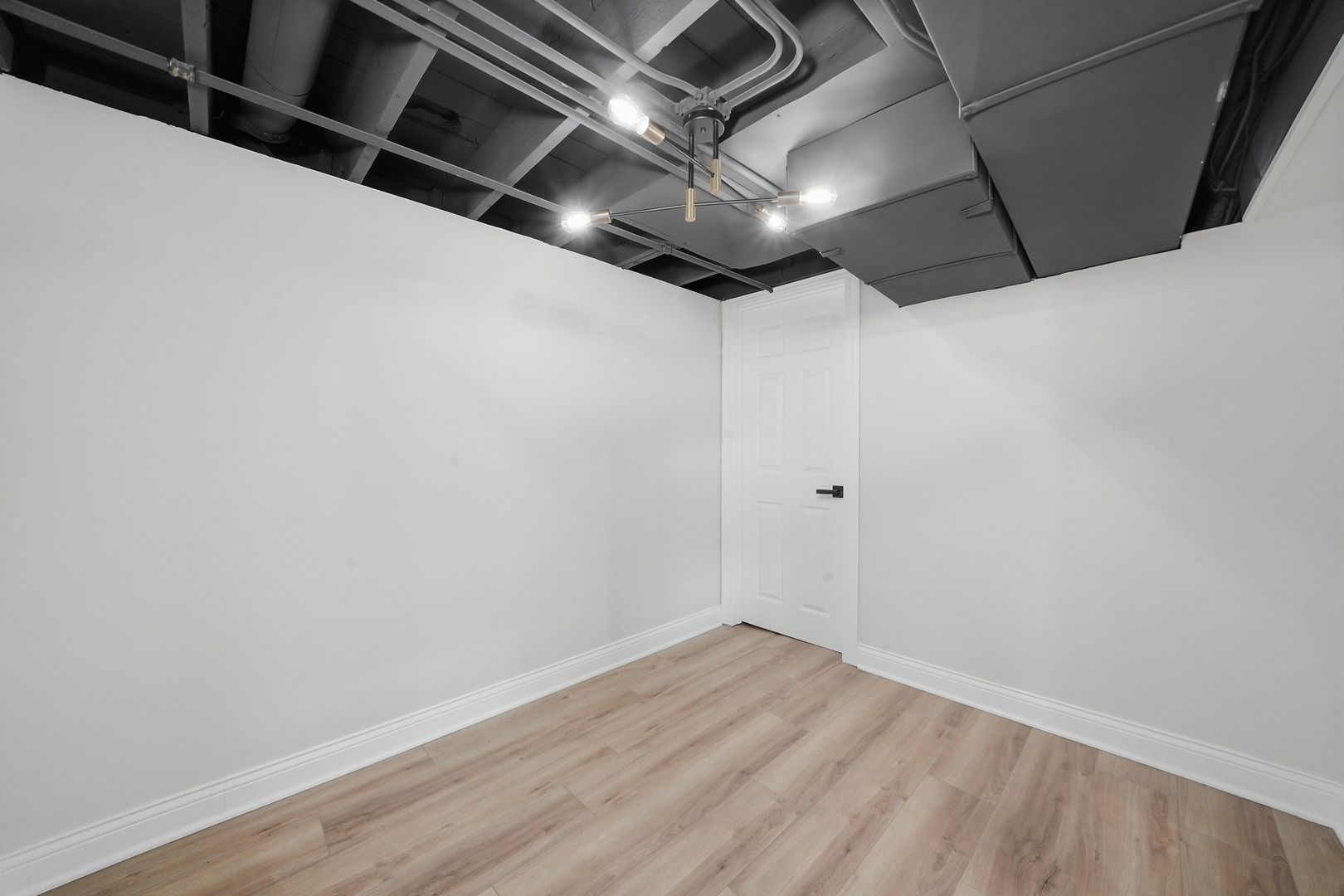 7256 South May Street Chicago IL 60621