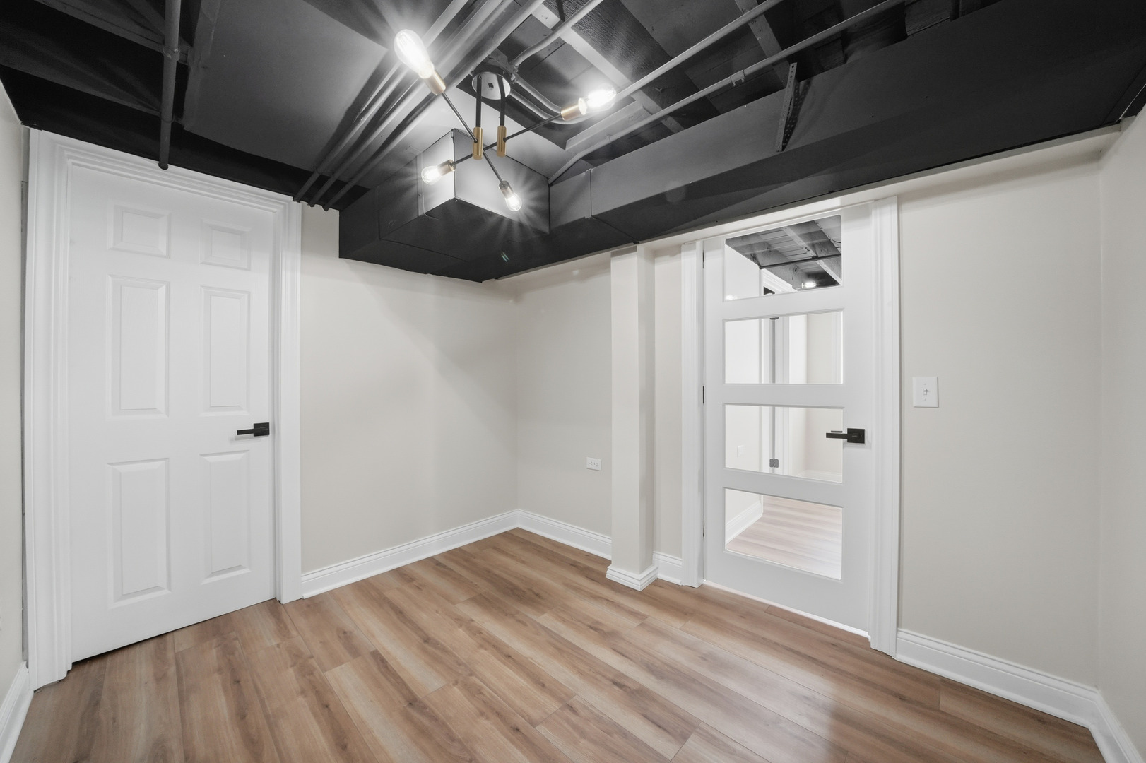 7256 South May Street Chicago IL 60621
