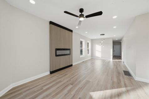 7256 South May Street Chicago IL 60621