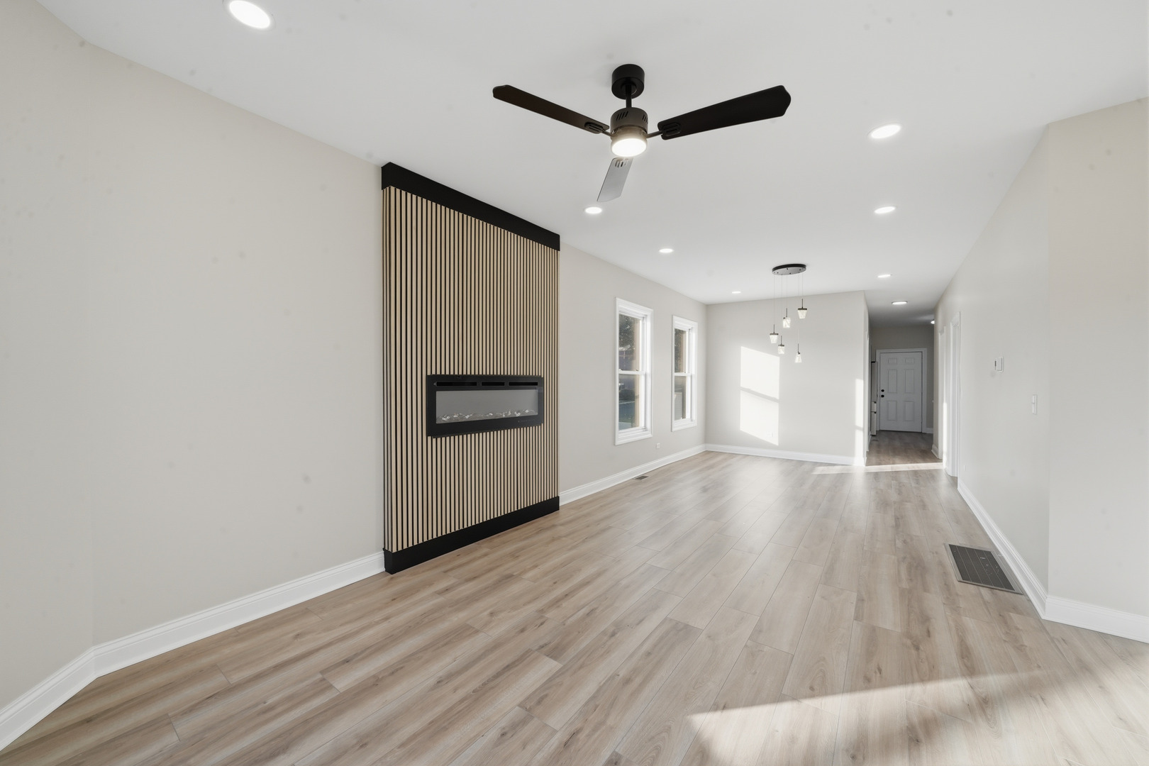7256 South May Street Chicago IL 60621