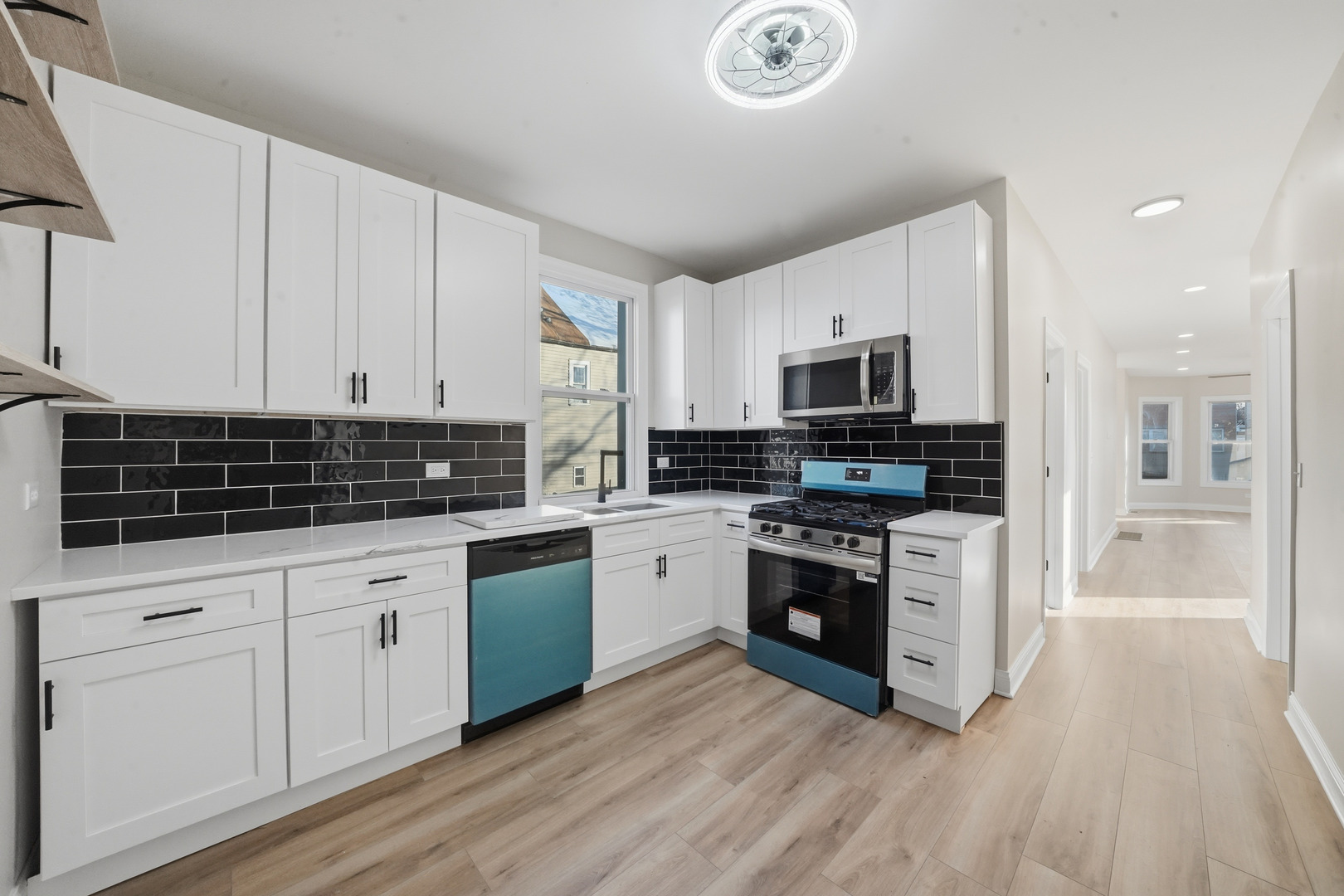 7256 South May Street Chicago IL 60621