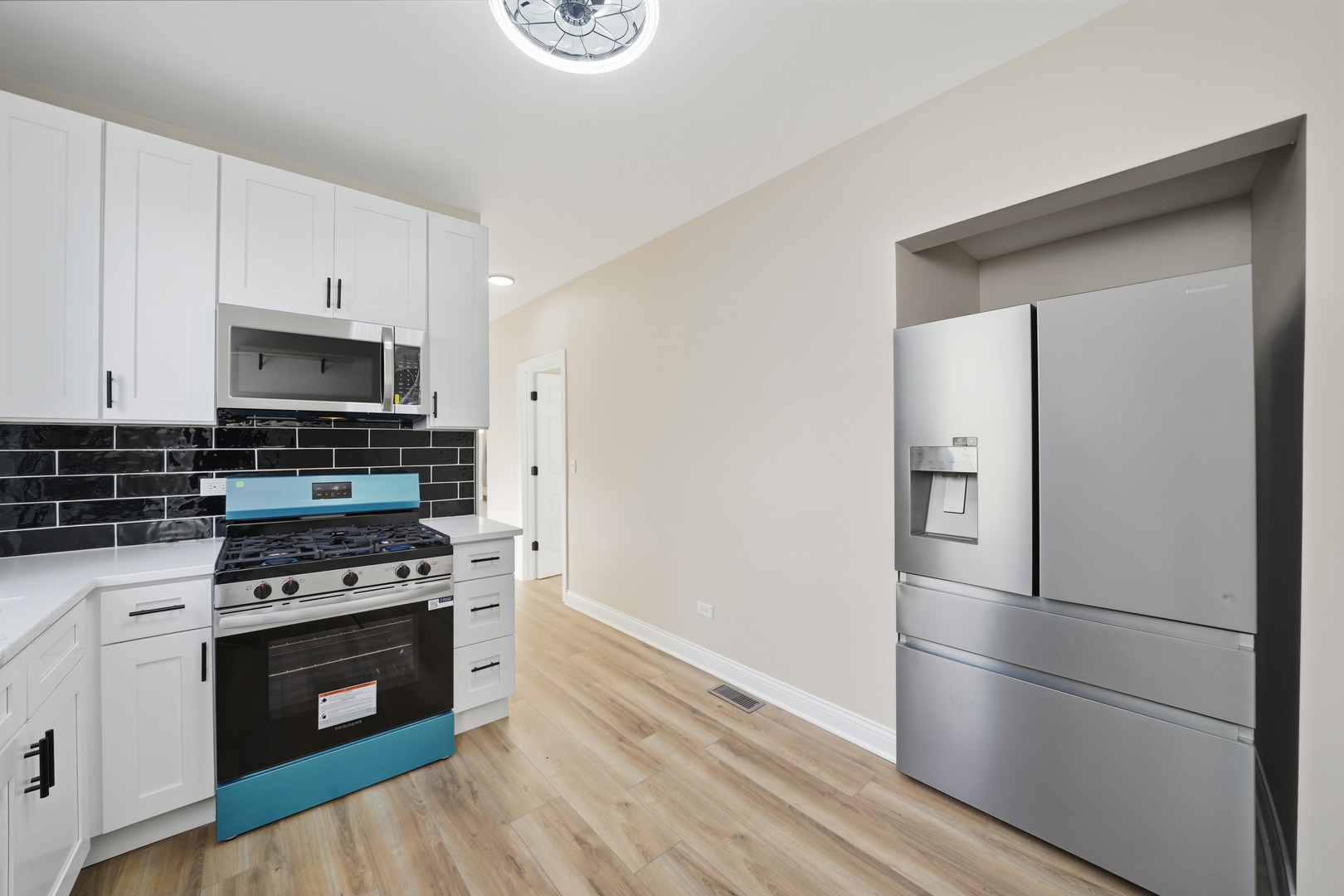 7256 South May Street Chicago IL 60621