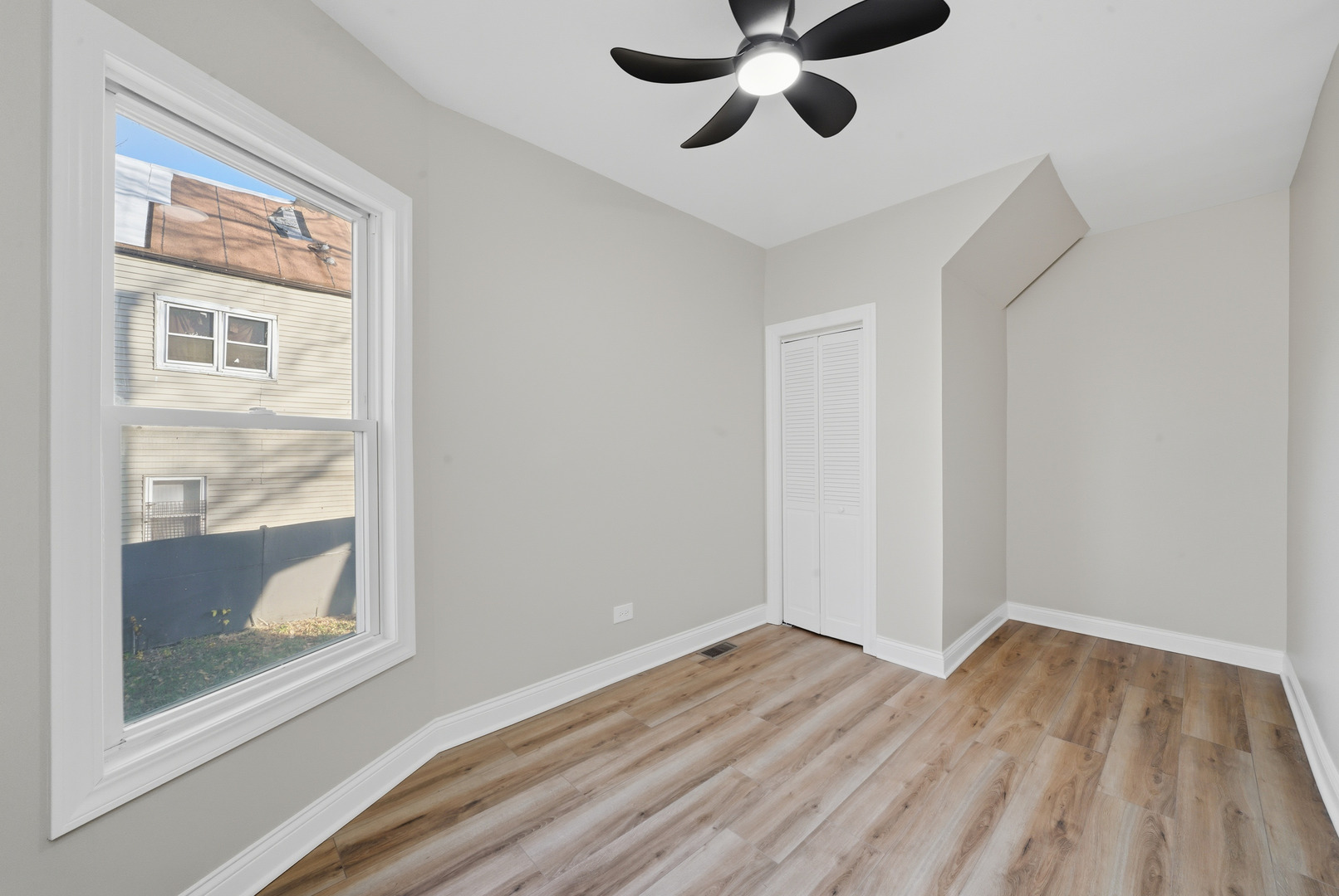 7256 South May Street Chicago IL 60621