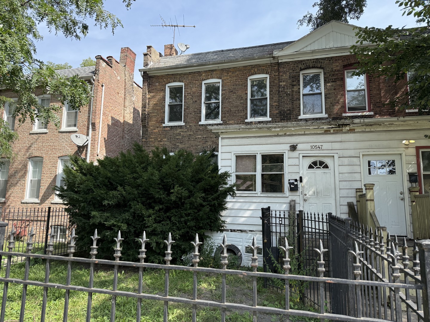 10547 South Corliss Avenue Chicago IL 60628