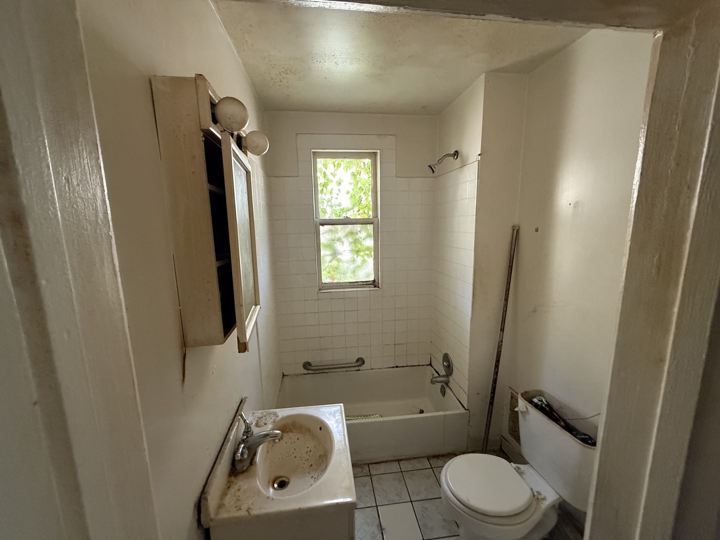 10547 South Corliss Avenue Chicago IL 60628