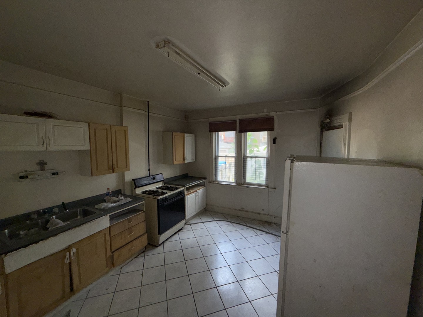 10547 South Corliss Avenue Chicago IL 60628