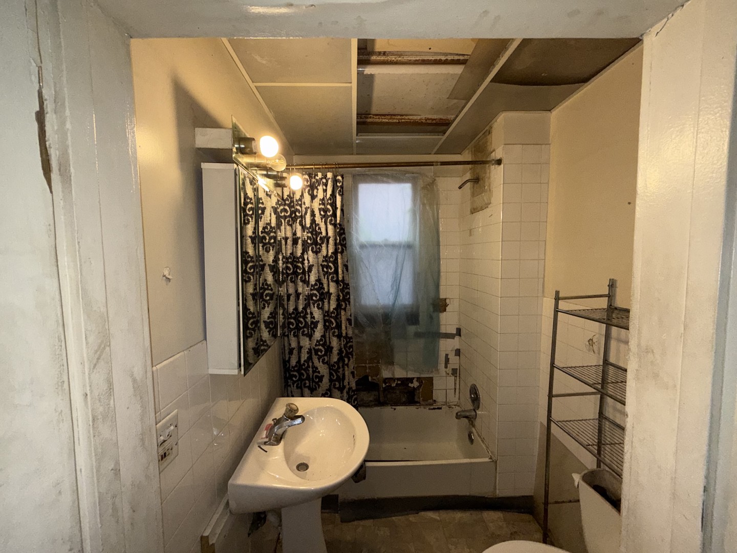 10547 South Corliss Avenue Chicago IL 60628