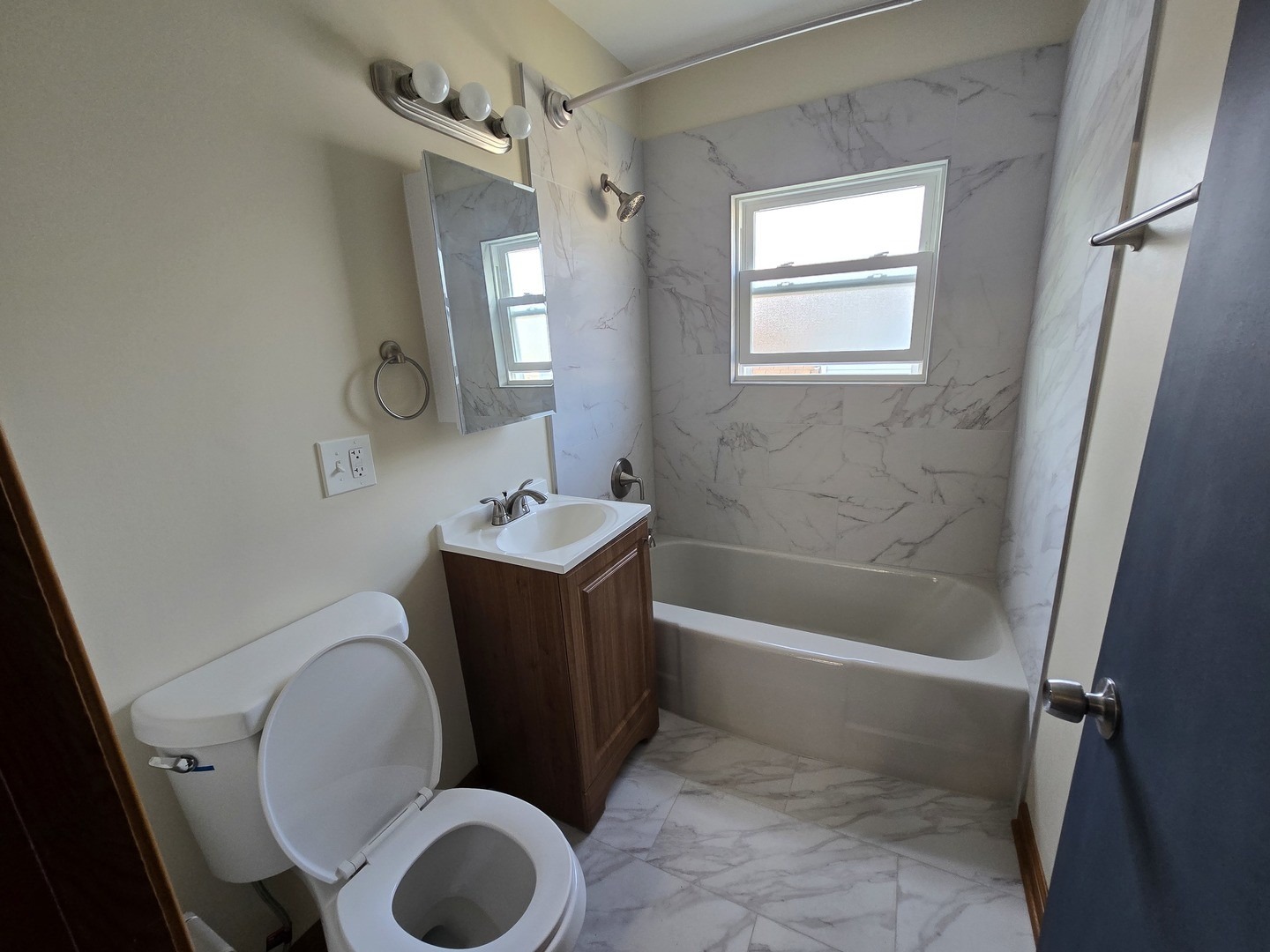 10653 South Mackinaw Avenue Chicago IL 60617
