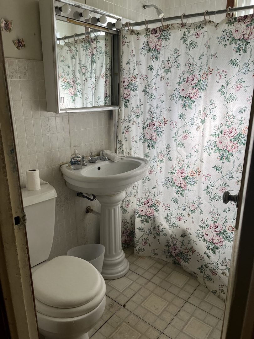 3037 North Central Park Avenue Chicago IL 60618