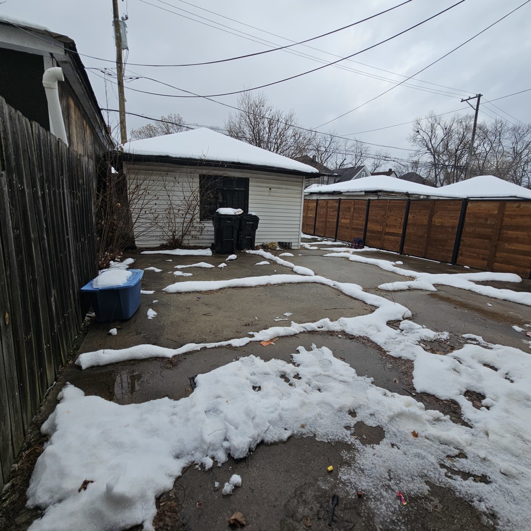 919 North Long Avenue Chicago IL 60651