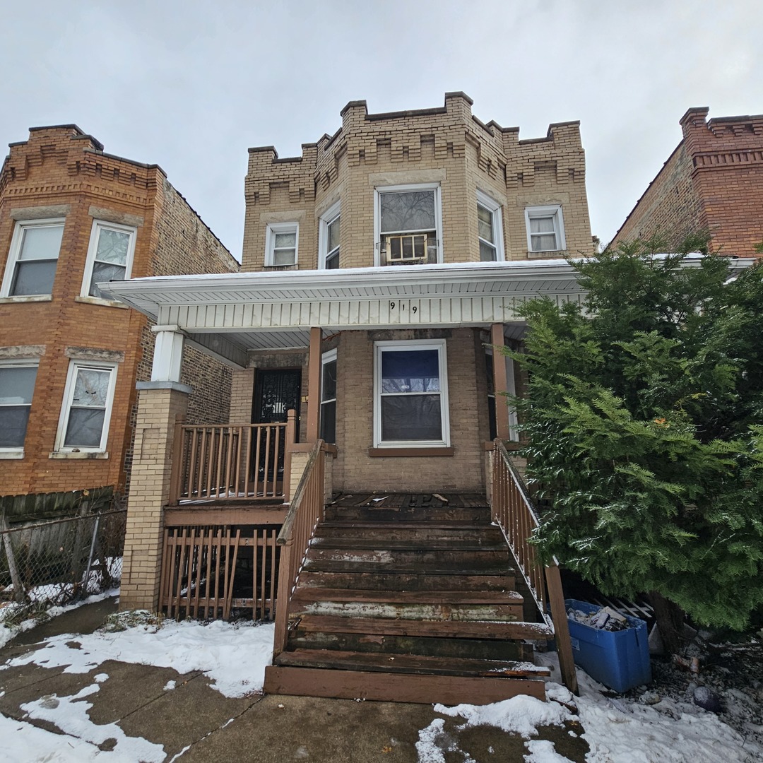 919 North Long Avenue Chicago IL 60651
