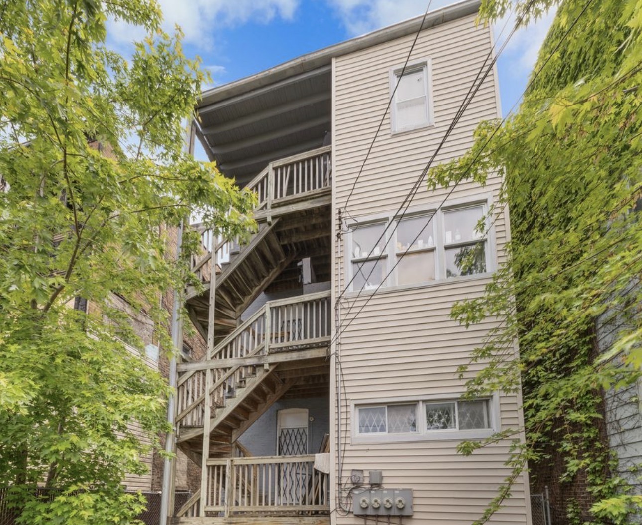 8222 South Maryland Avenue Chicago IL 60619