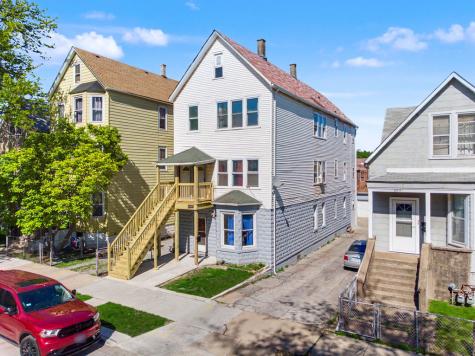 9637 South Avenue M Chicago IL 60617