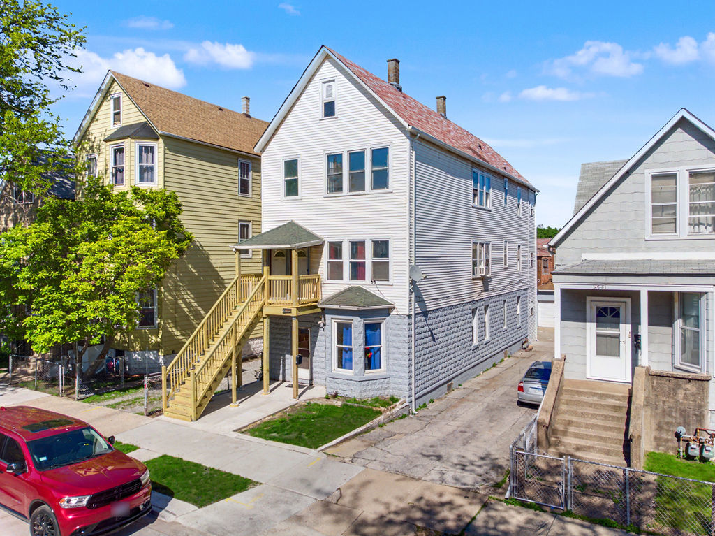 9637 South Avenue M Chicago IL 60617