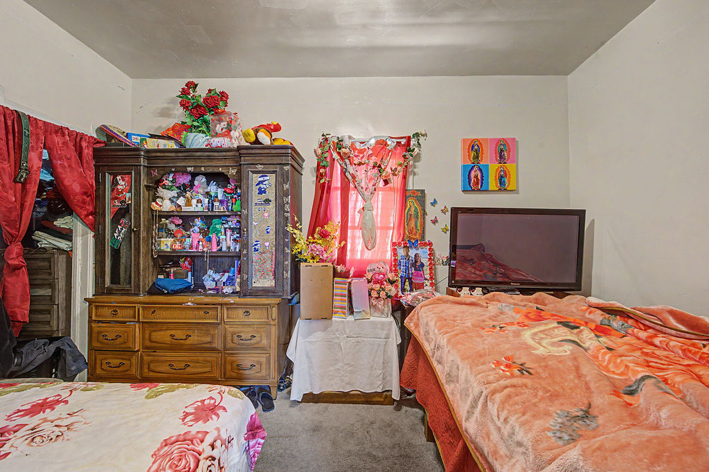 9637 South Avenue M Chicago IL 60617