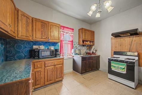 9637 South Avenue M Chicago IL 60617