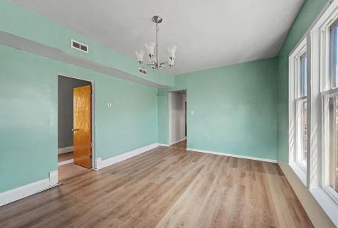 9637 South Avenue M Chicago IL 60617