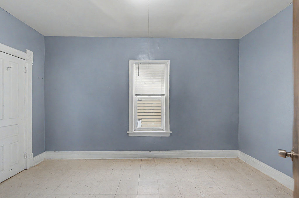 9637 South Avenue M Chicago IL 60617