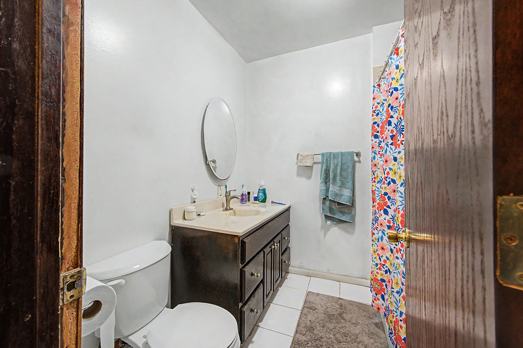 9637 South Avenue M Chicago IL 60617