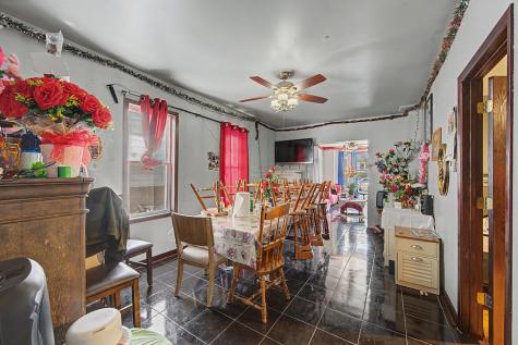 9637 South Avenue M Chicago IL 60617