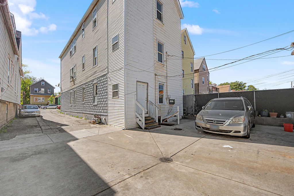 9637 South Avenue M Chicago IL 60617