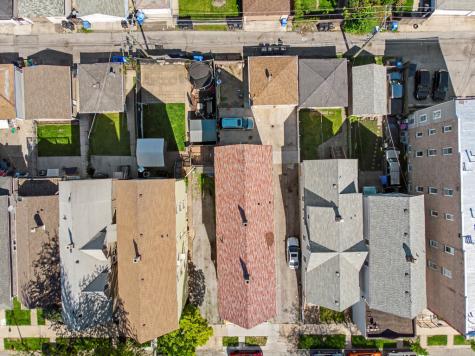 9637 South Avenue M Chicago IL 60617