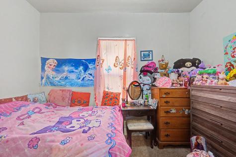 9637 South Avenue M Chicago IL 60617