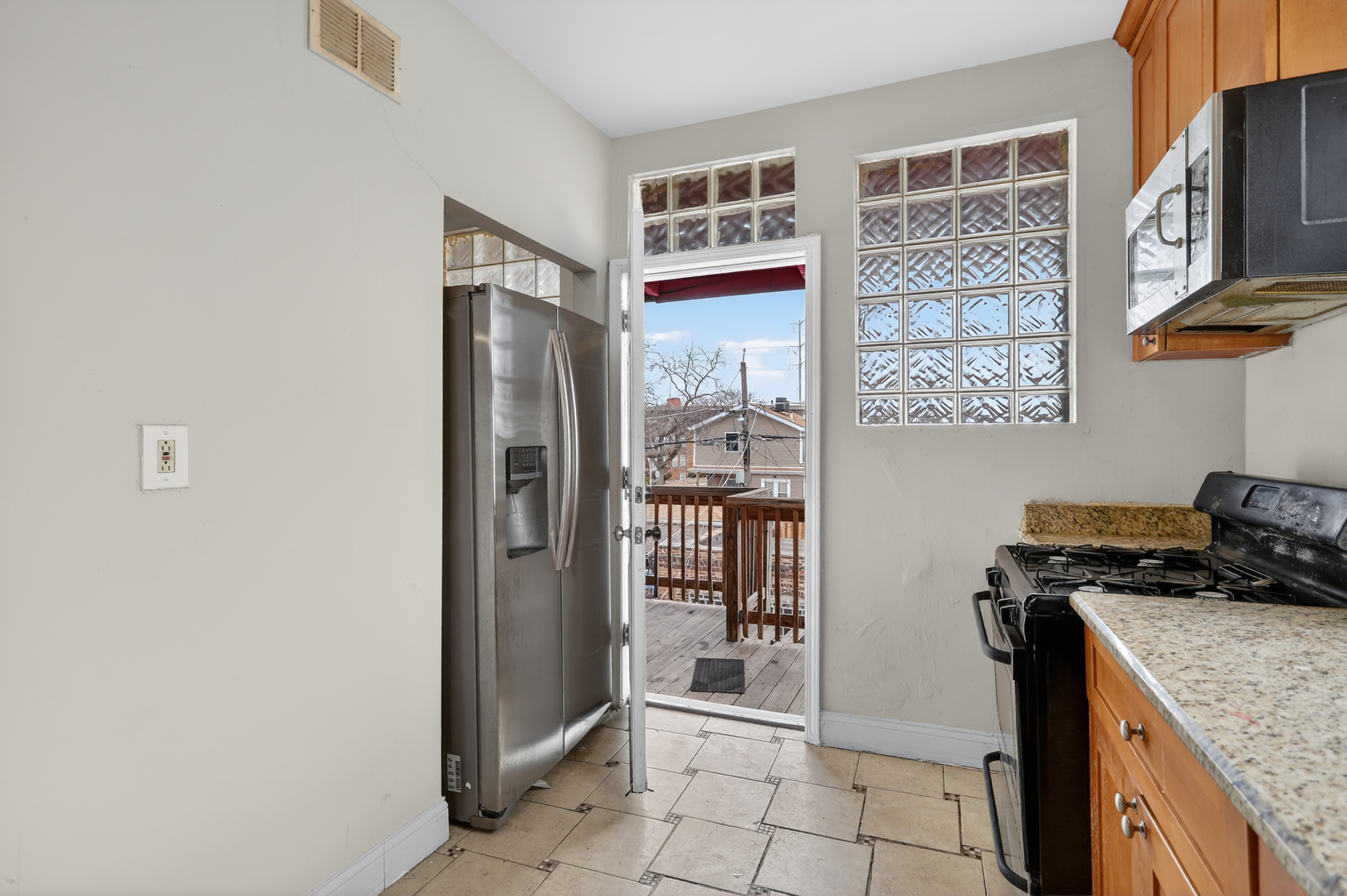 8005 South Blackstone Avenue Chicago IL 60619