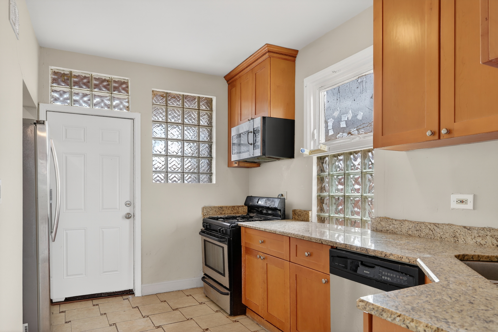 8005 South Blackstone Avenue Chicago IL 60619