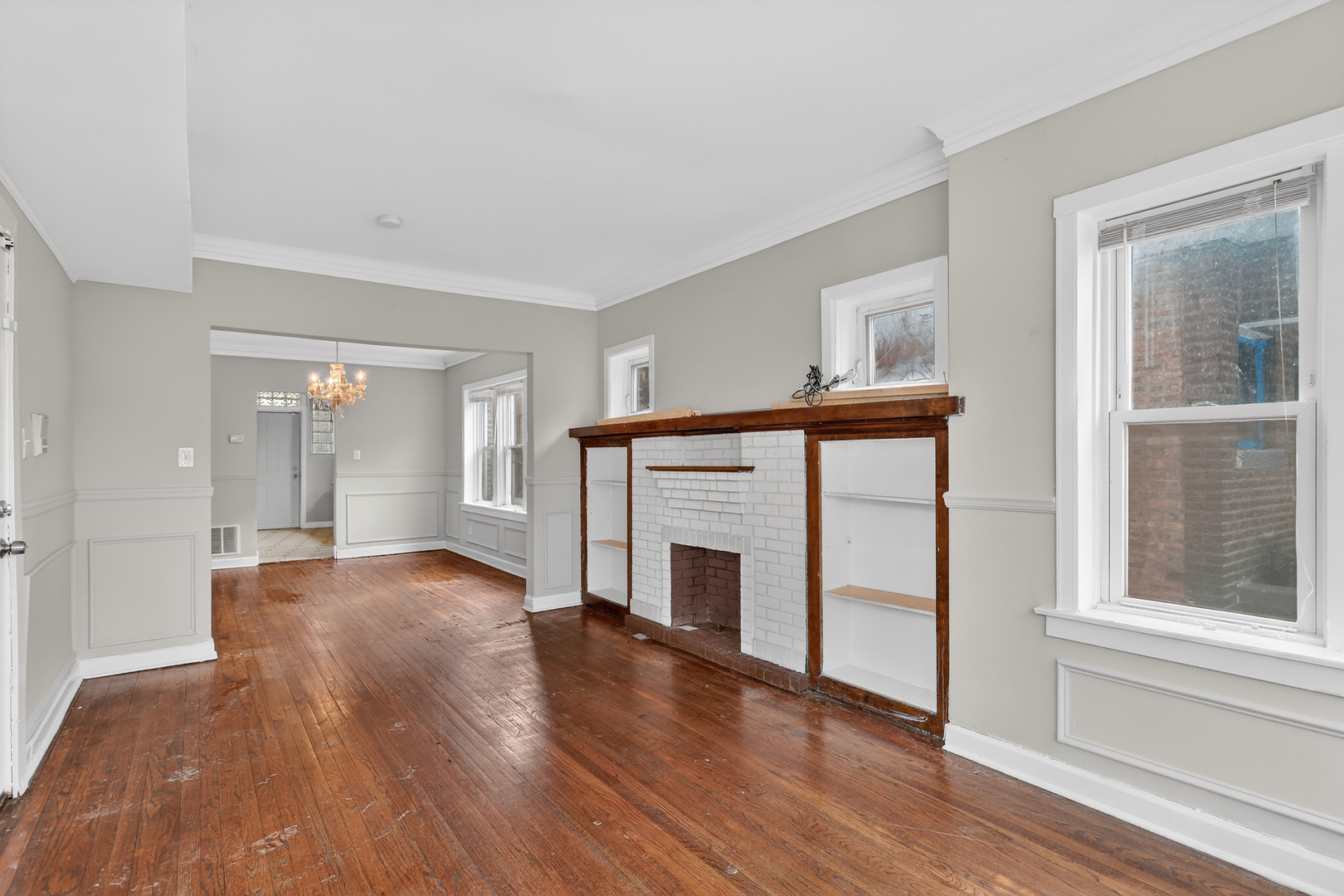 8005 South Blackstone Avenue Chicago IL 60619