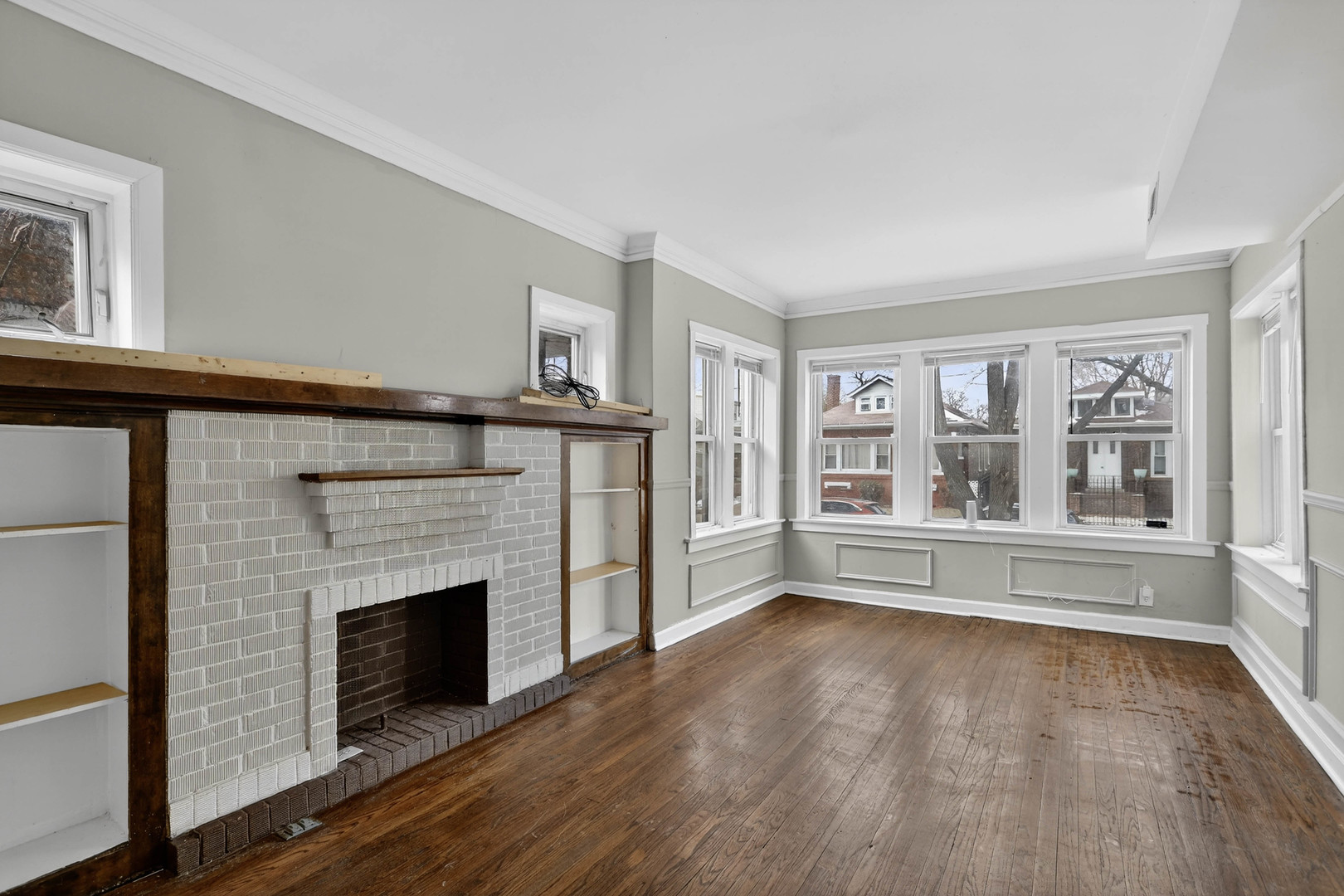 8005 South Blackstone Avenue Chicago IL 60619