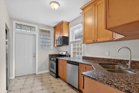 8005 South Blackstone Avenue Chicago IL 60619