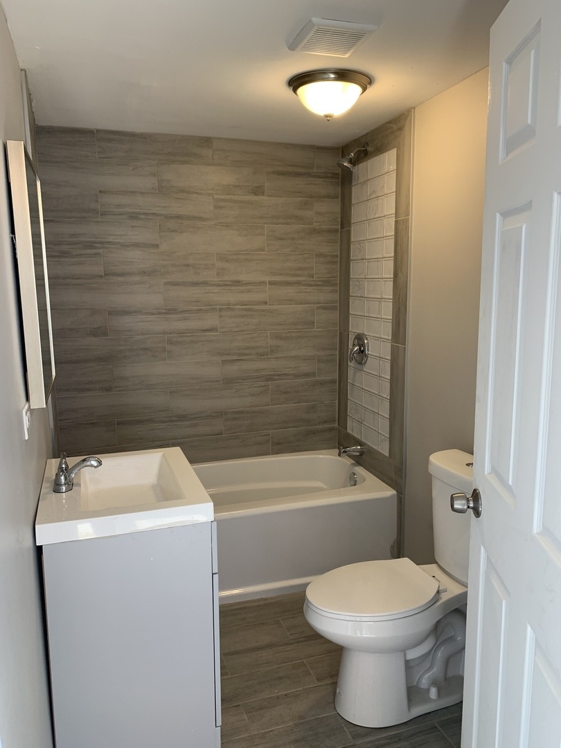 9211 South Clyde Avenue Chicago IL 60617