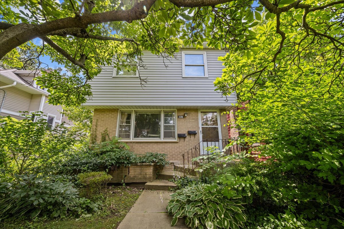 2490 Green Bay Road Highland Park IL 60035