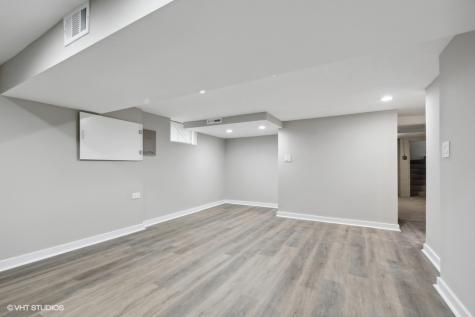 2490 Green Bay Road Highland Park IL 60035