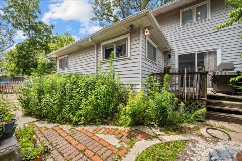 2490 Green Bay Road Highland Park IL 60035