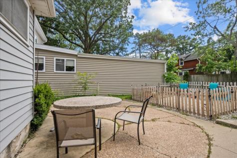2490 Green Bay Road Highland Park IL 60035