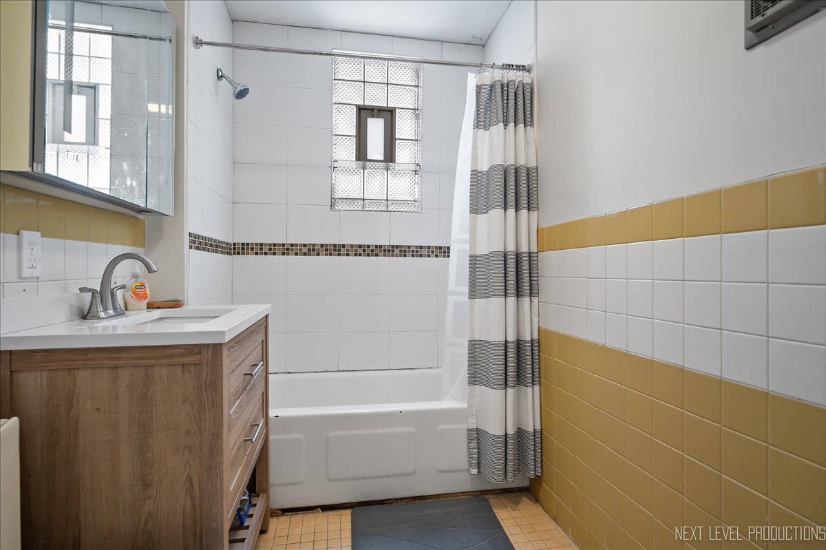 2142 West 18th Street Chicago IL 60608