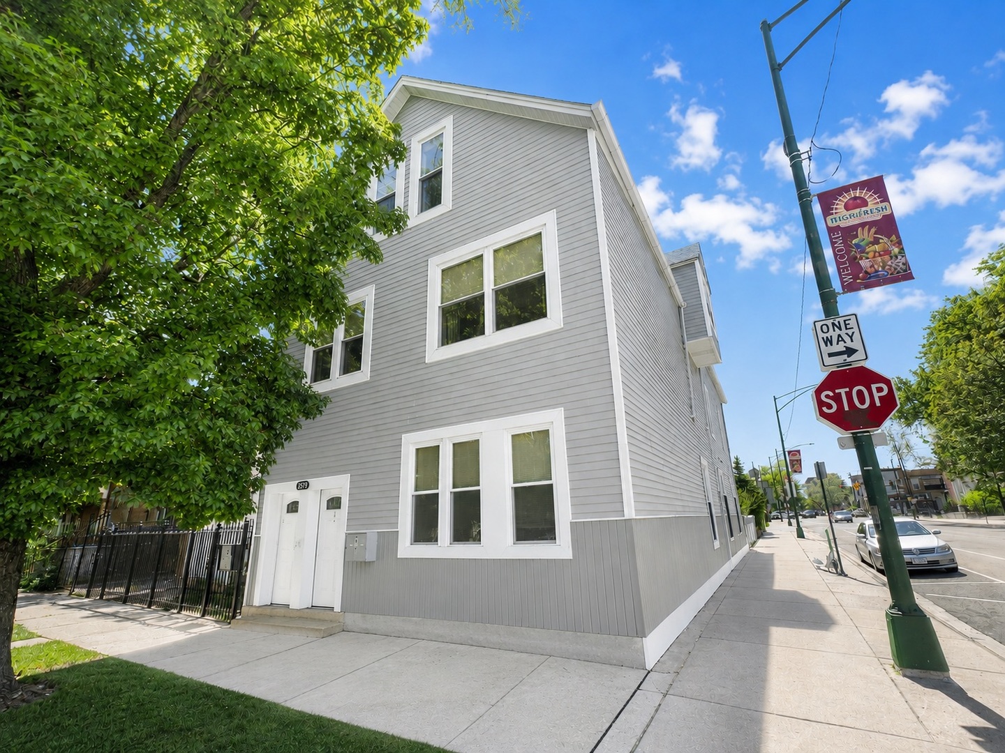 3579 West Mclean Avenue Chicago IL 60647