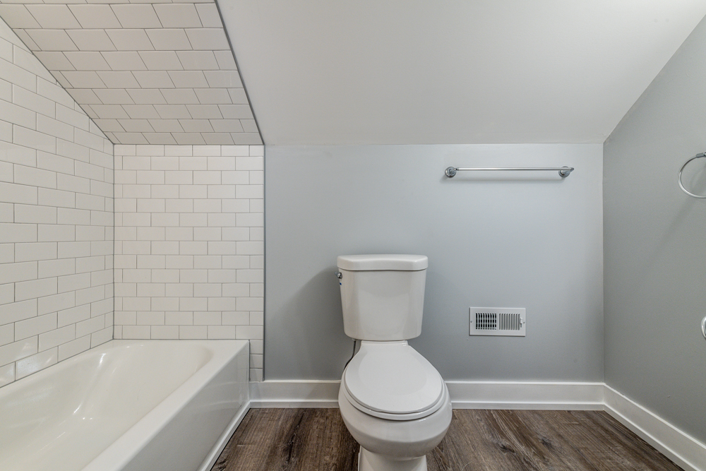 3579 West Mclean Avenue Chicago IL 60647