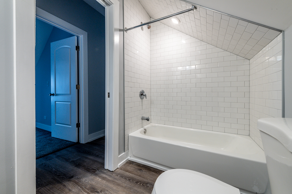 3579 West Mclean Avenue Chicago IL 60647